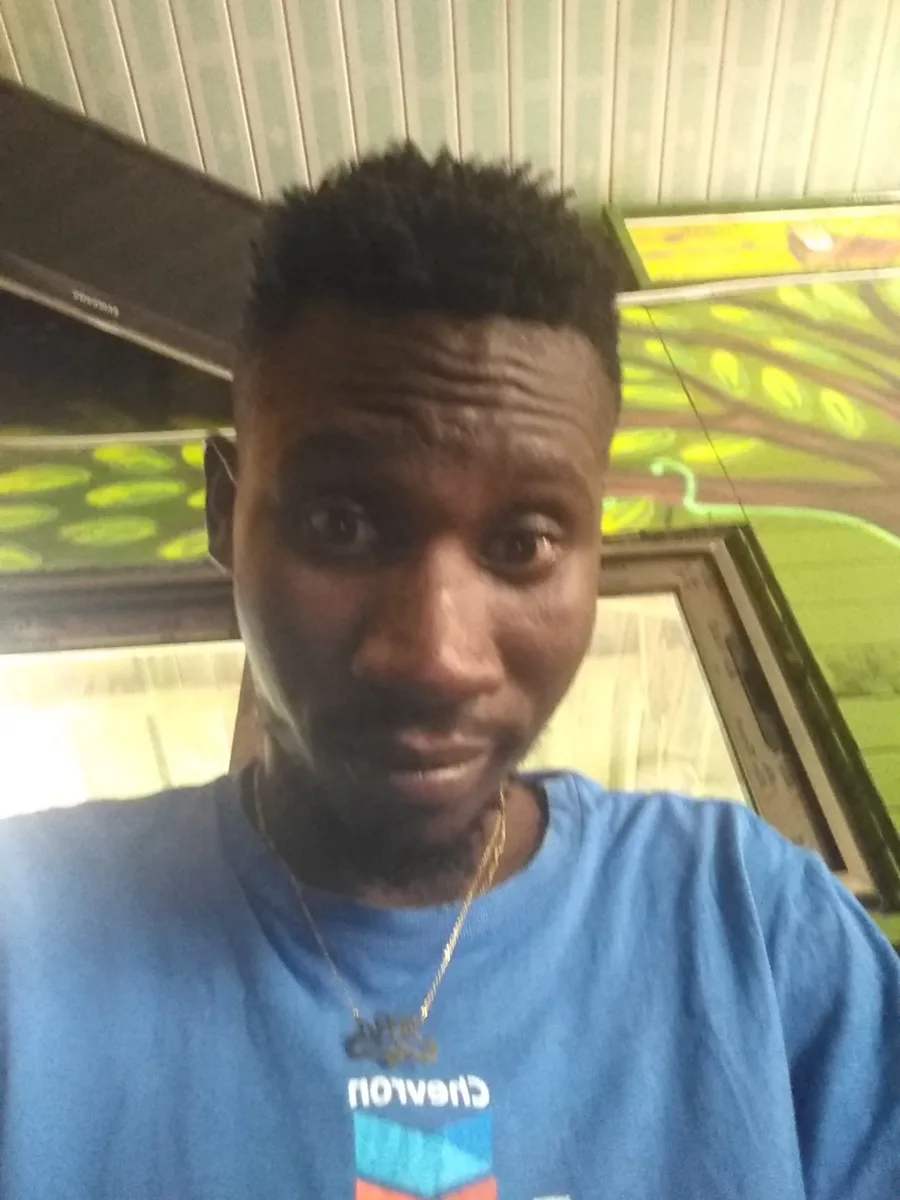 Dela, 34