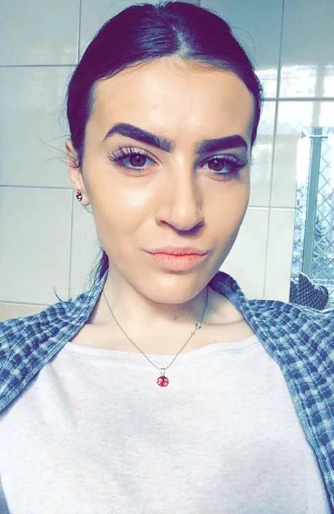 Rose, 34