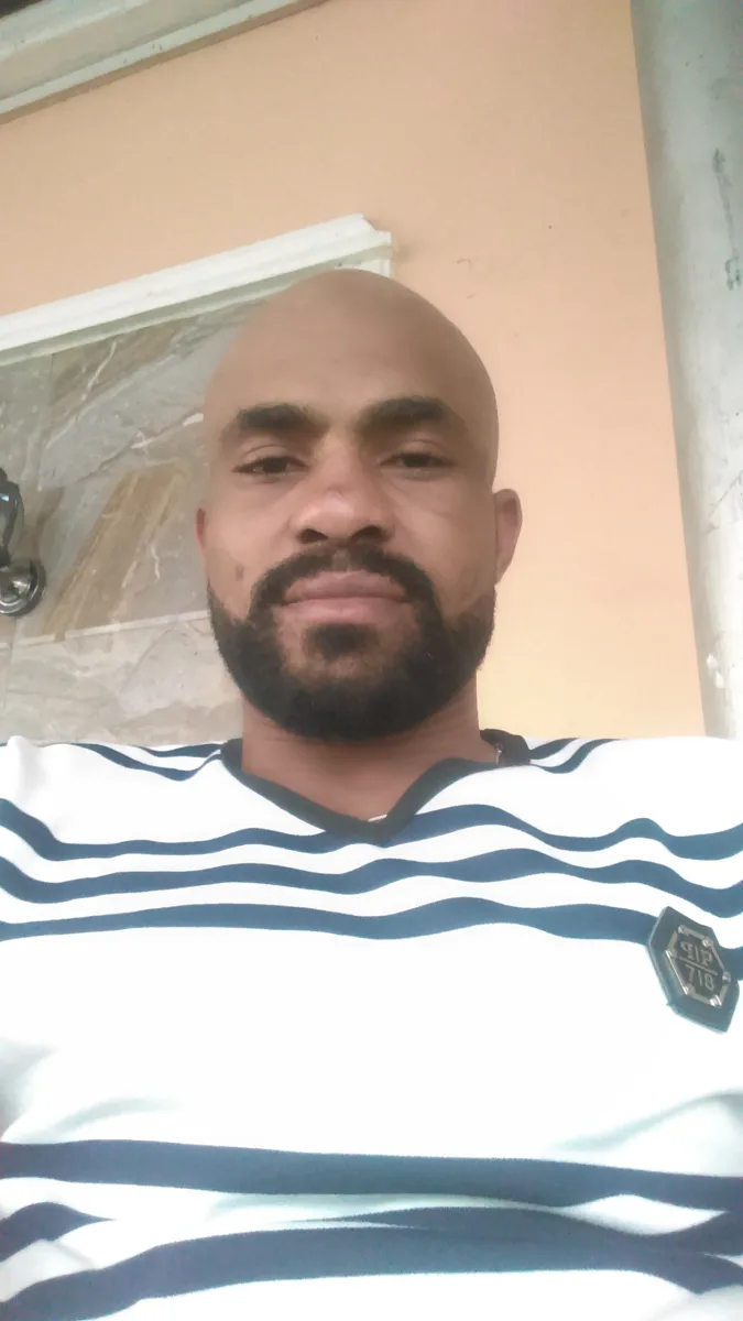 Daniel, 44