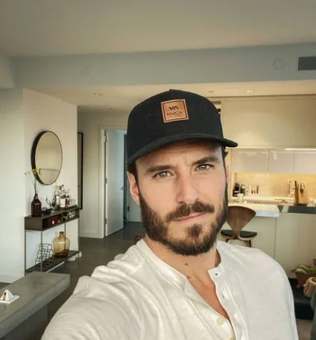 Peter Hemsworth, 40