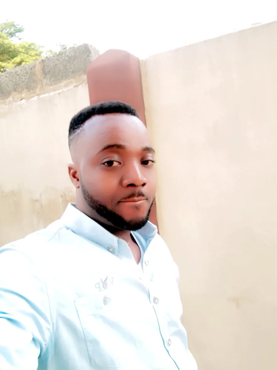 Dosumu Peter, 33