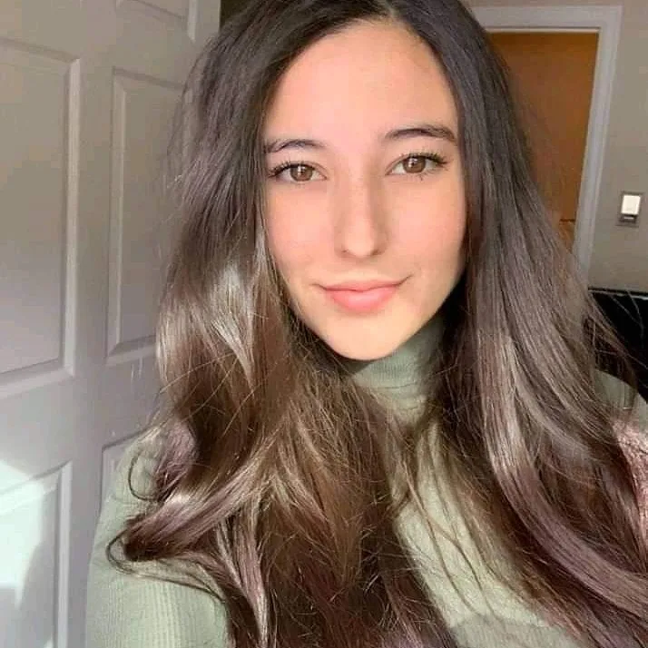Sandra, 43