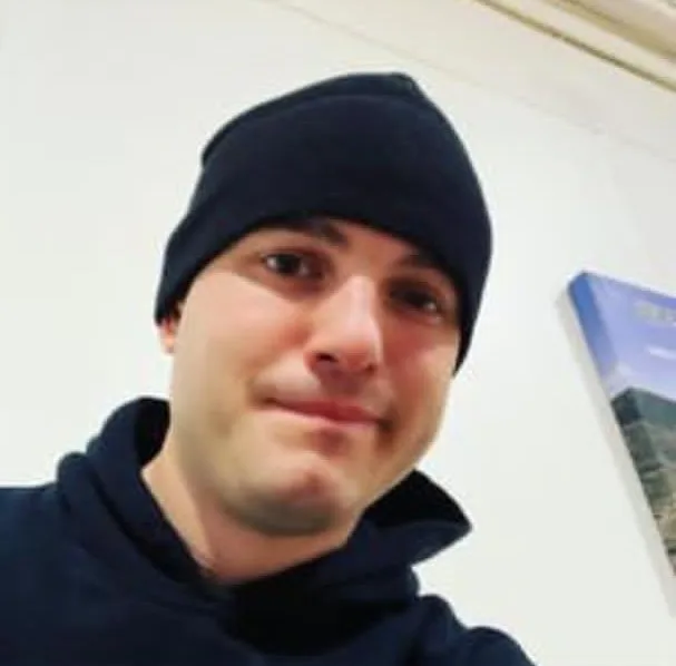 Busthon steve, 36