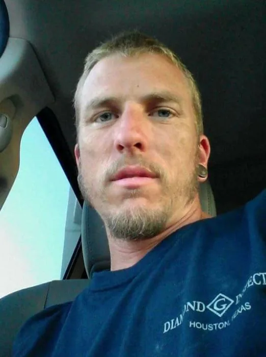Pavlov Chardwick, 40