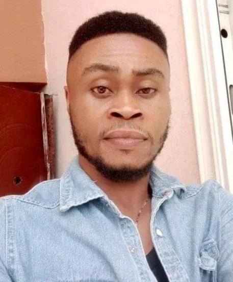 Ayomide, 40
