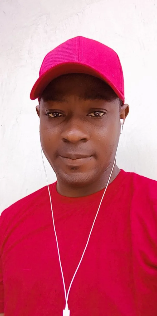 Daniel, 32