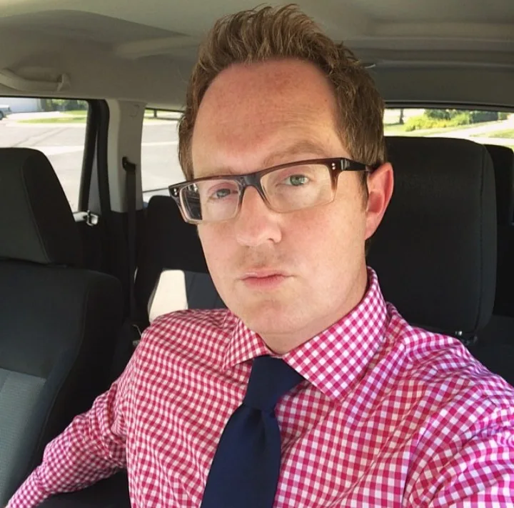 Thomas, 40