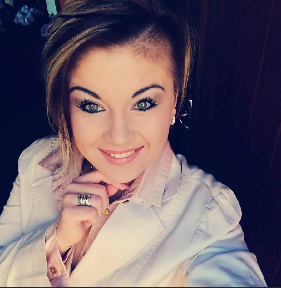 Ange carolina, 27