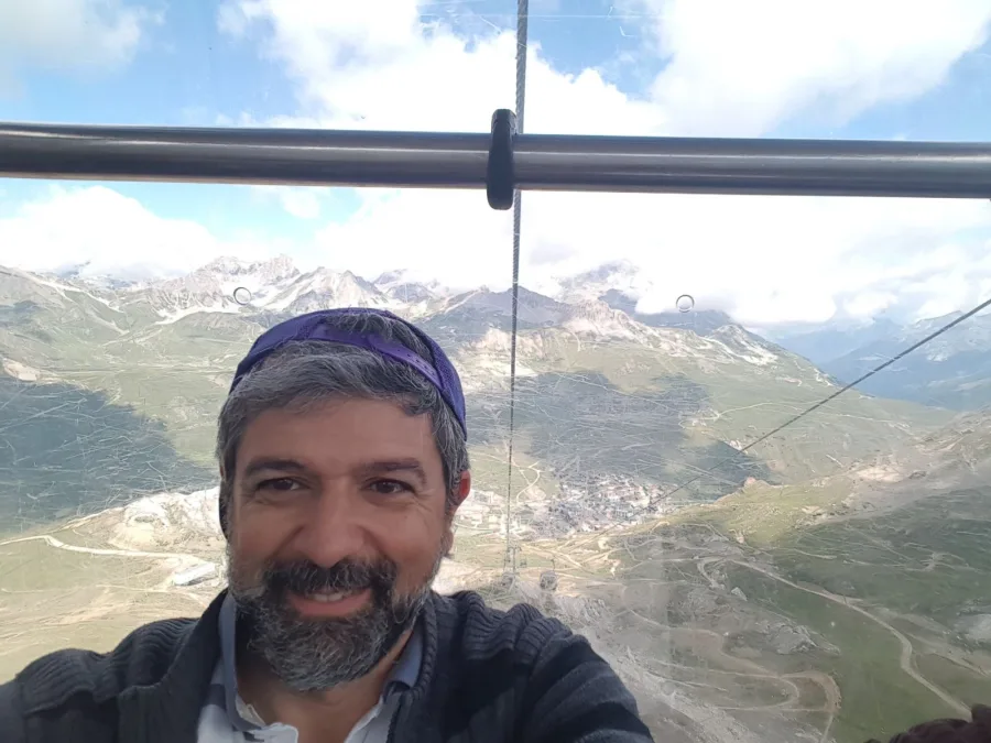 Raymond, 56