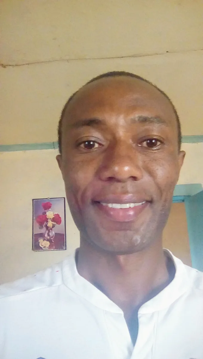 Robert, 43