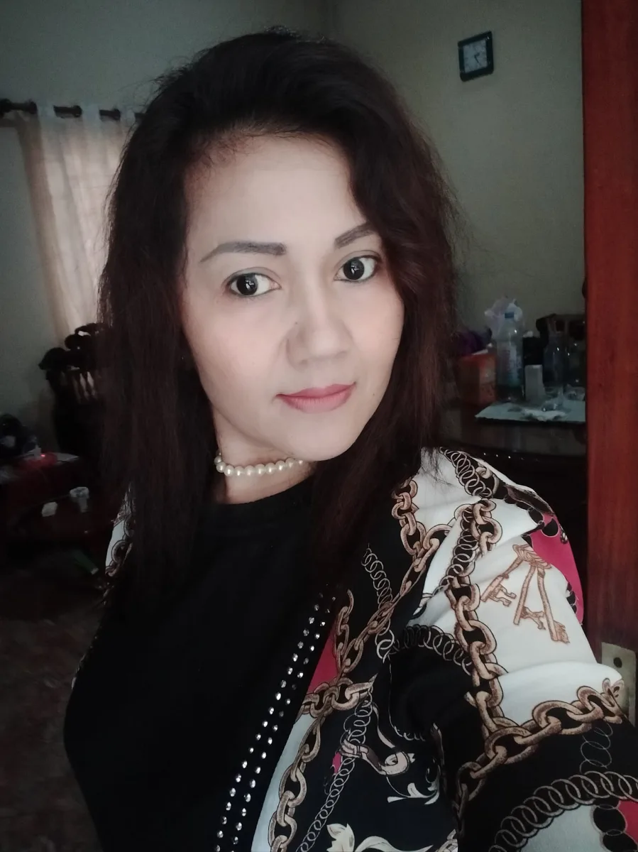 Louise, 34