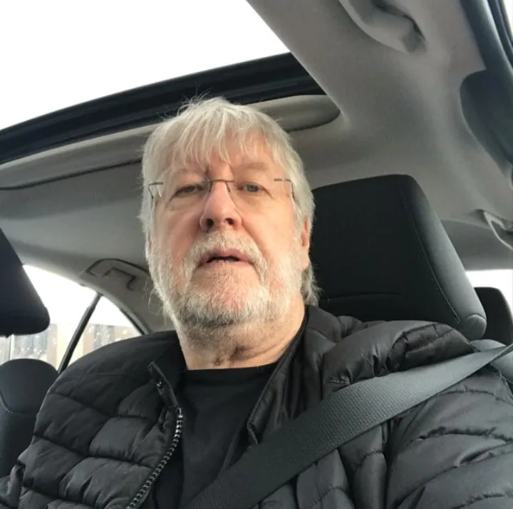 Ronald, 72