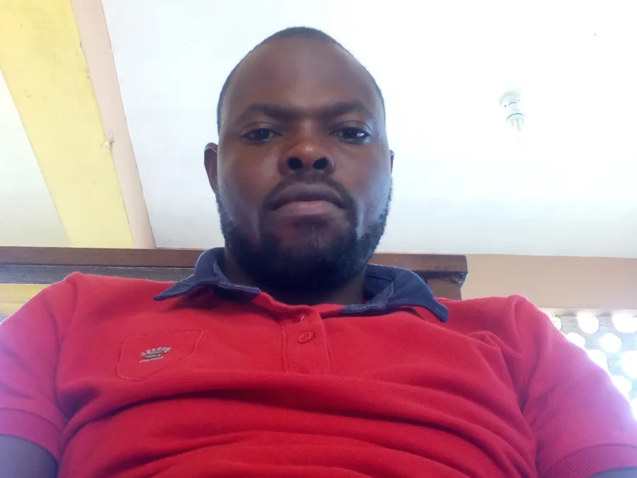 MAXWELL, 38
