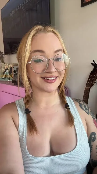 Ashely, 35