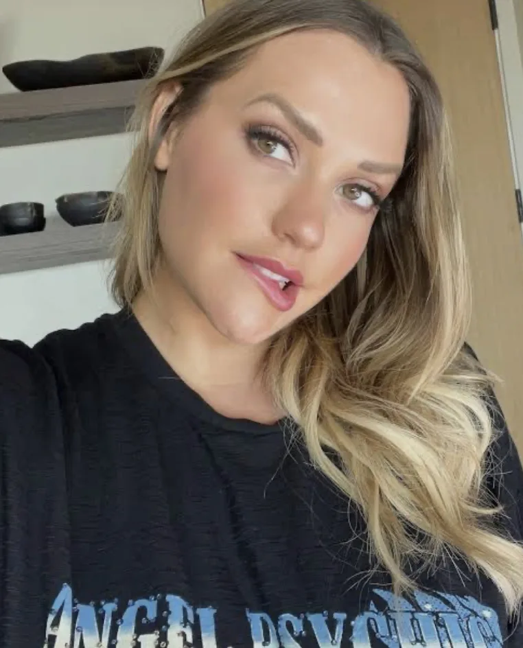 Julia clark, 36