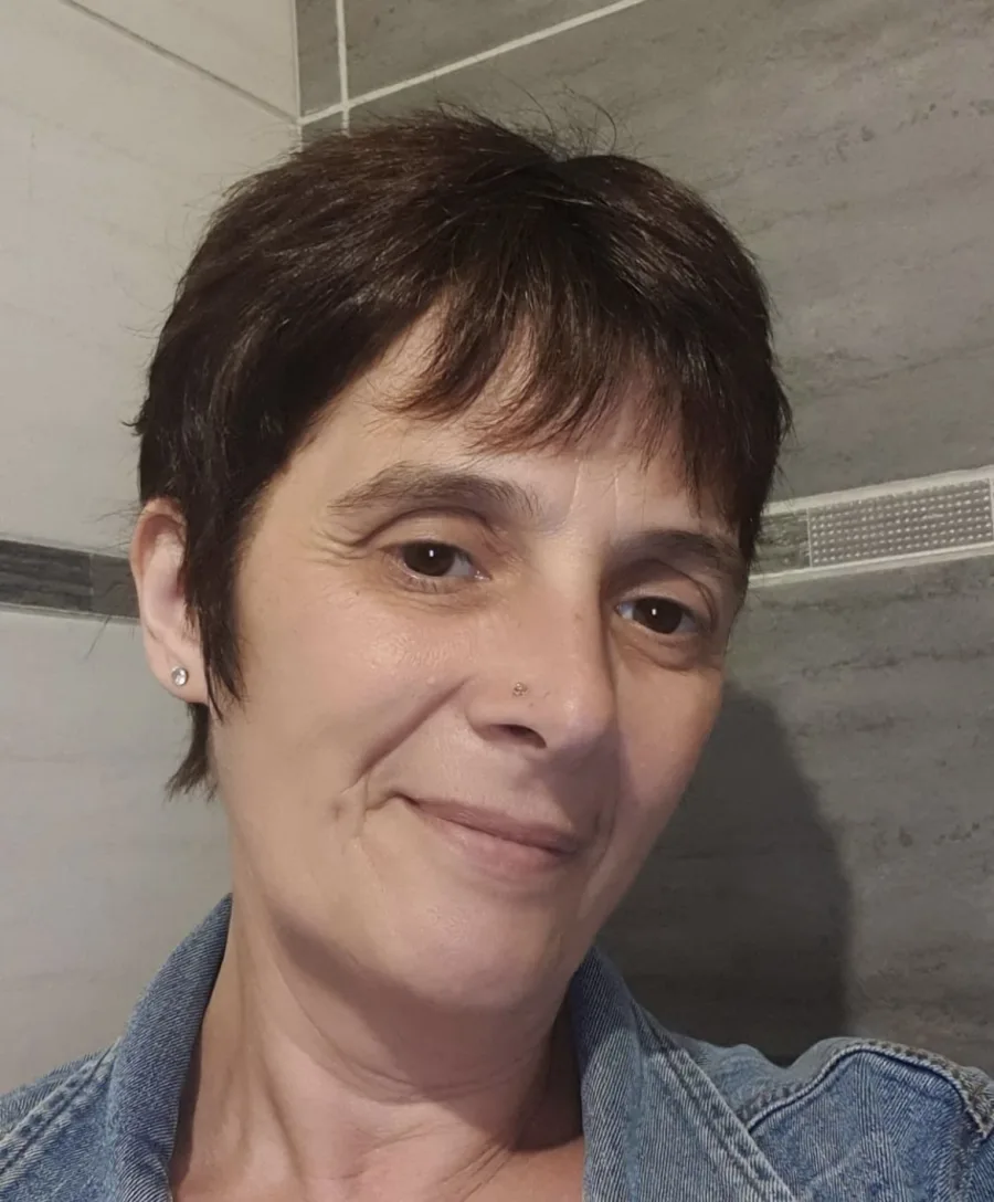 Isabelle, 36