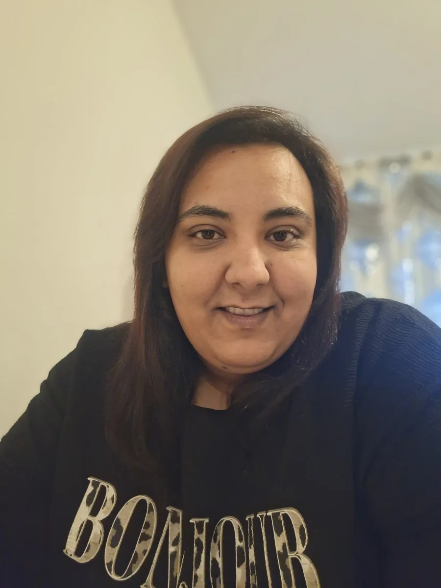 Nansi, 28