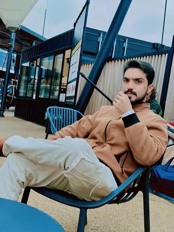 Ahsan, 18