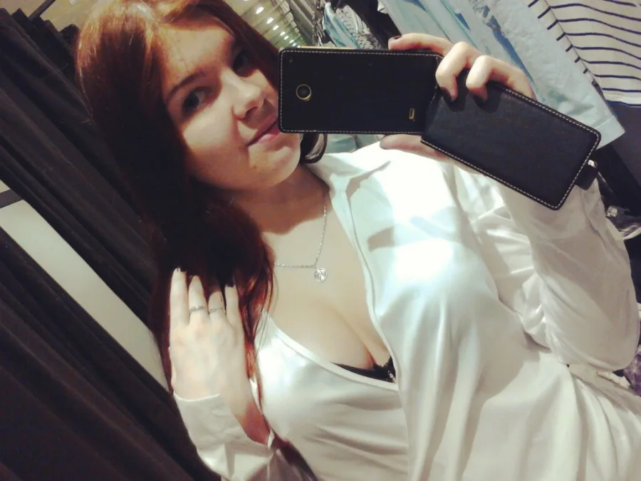 Настя Велина, 22