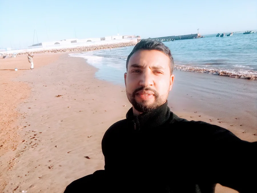 Aziz aouji, 34