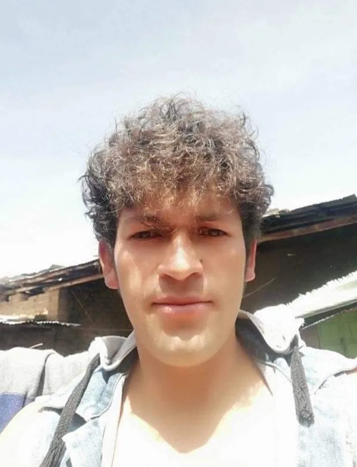 Andrew, 33