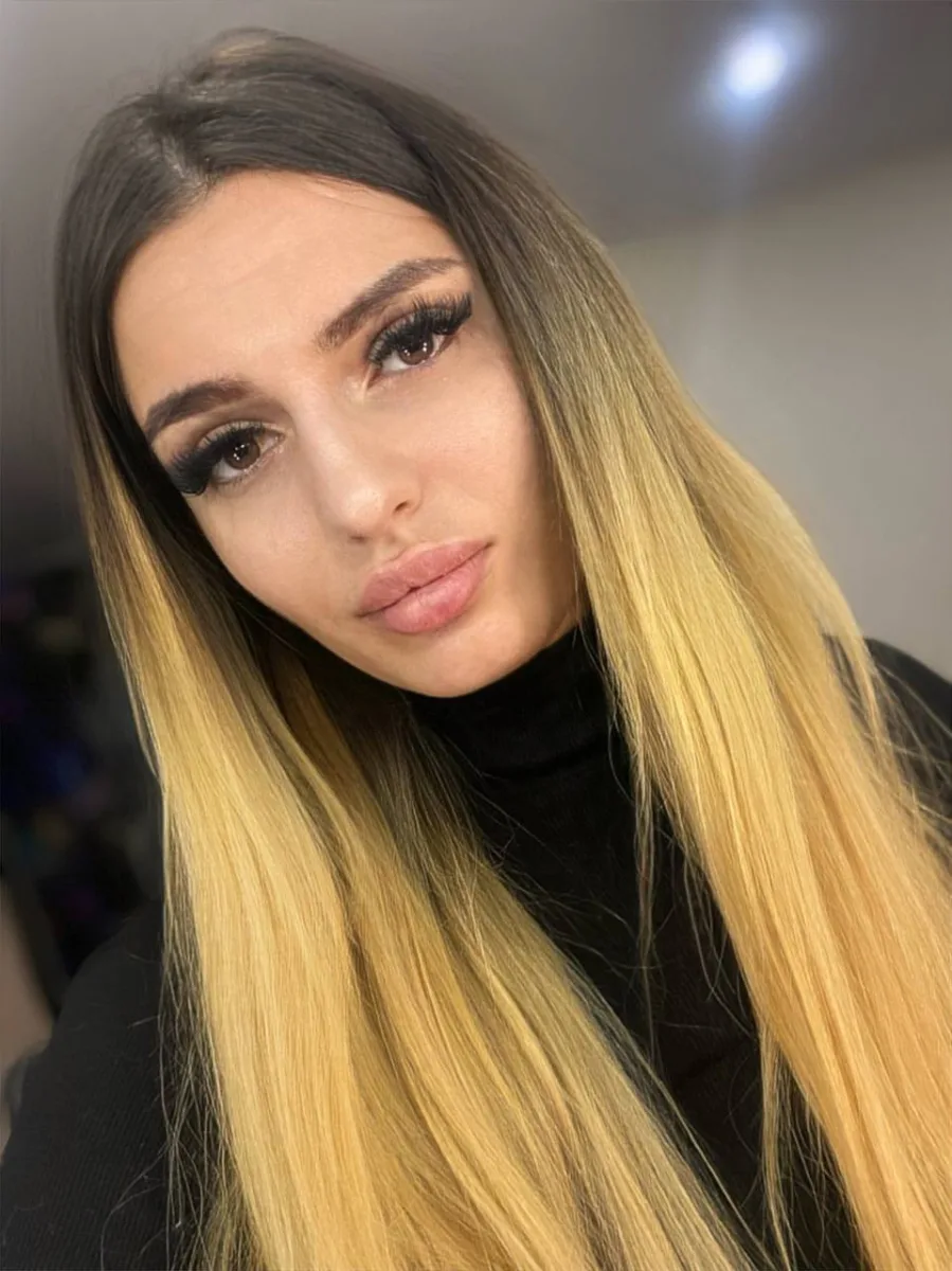 Sofia, 32