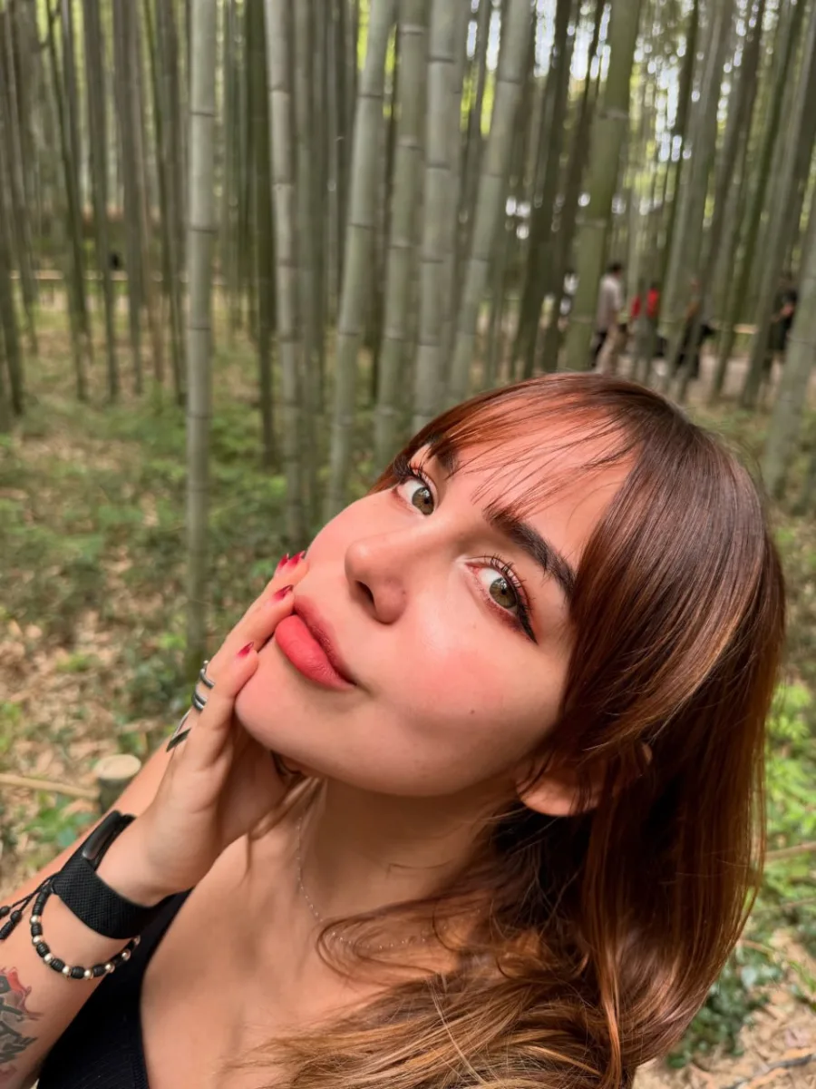 Daina, 30