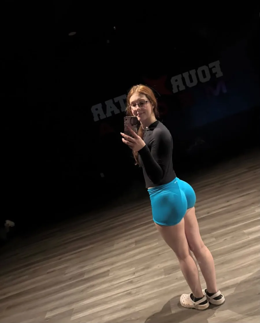 Emily Brooks, 27