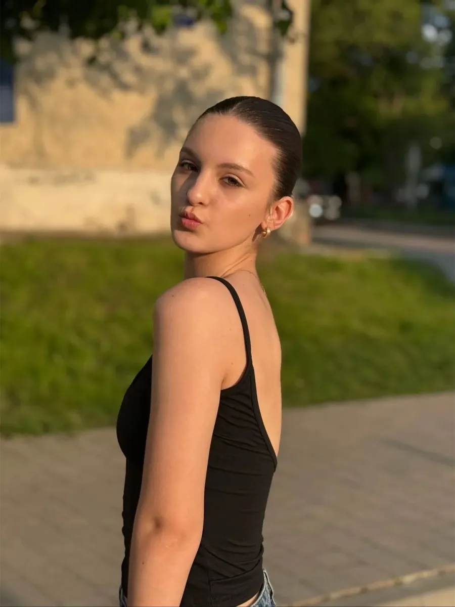 Yulia, 26