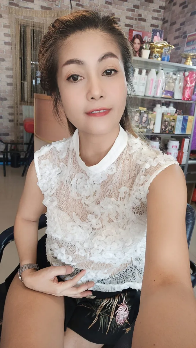 Siriwan, 35