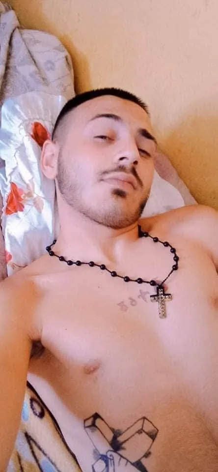 Ахмед, 23