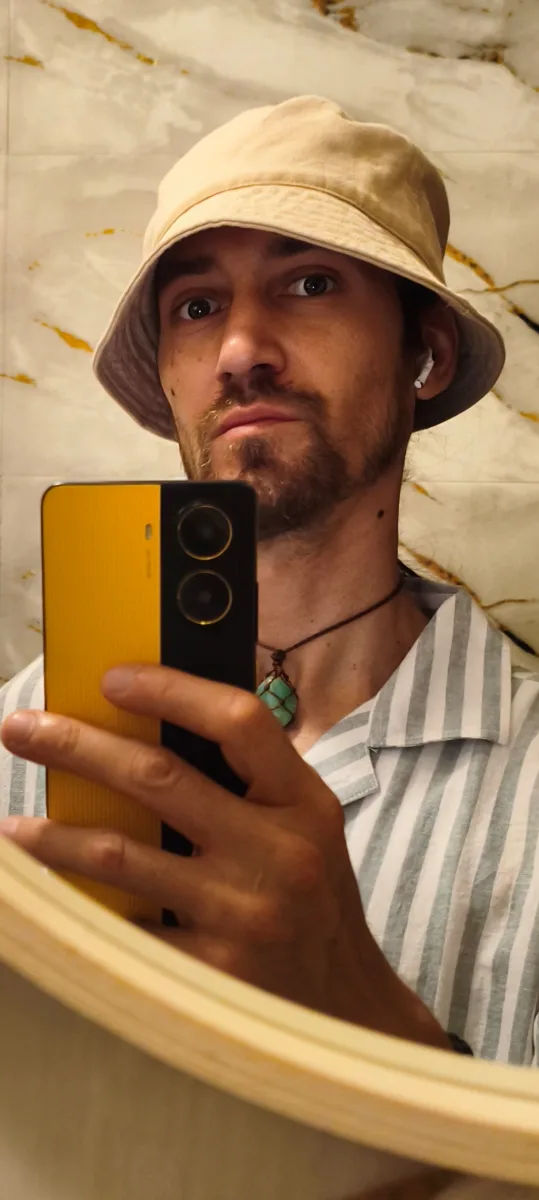 Matjaž R, 36