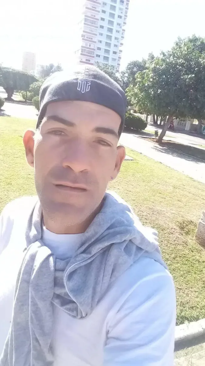 Carlos Perez Vilanova, 46