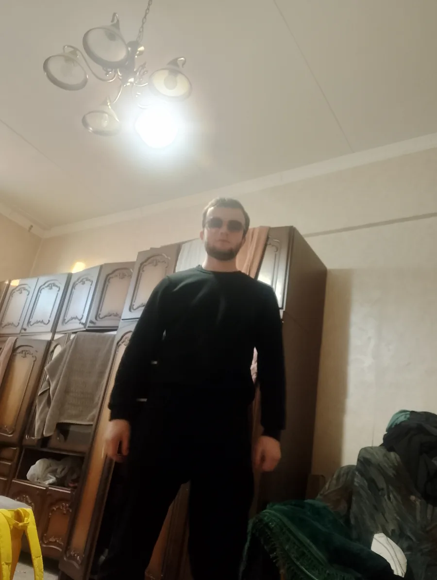 Jon Dek, 18
