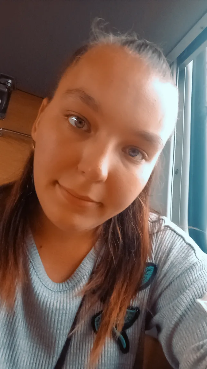 Александра, 25