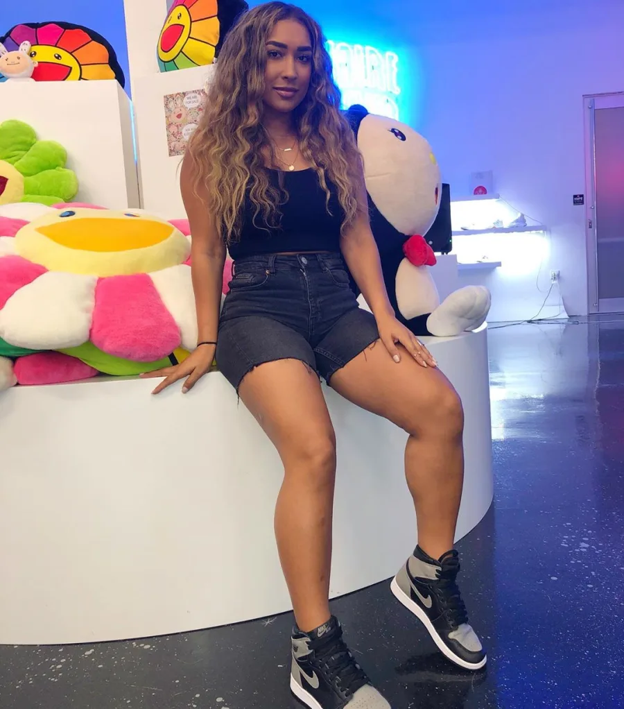 Evelyn, 33