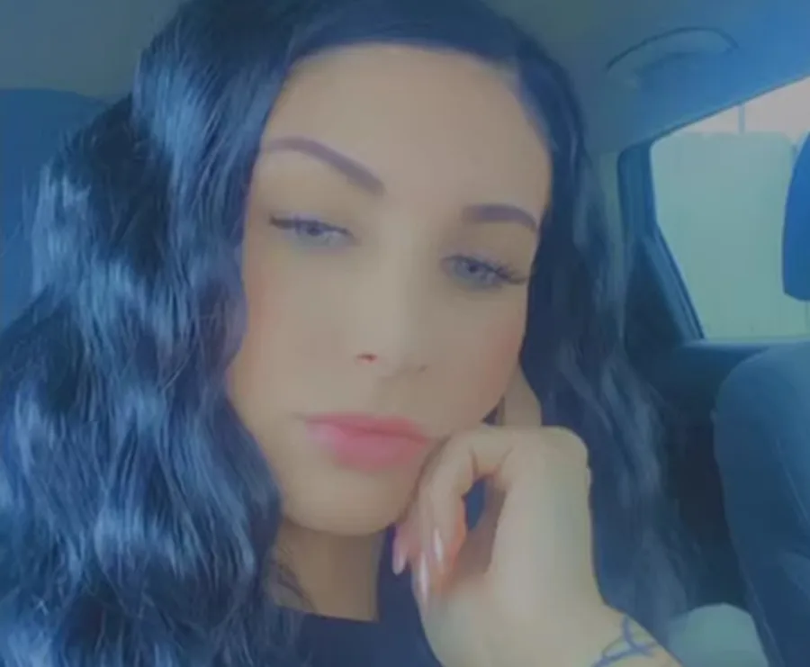 Kendra, 28