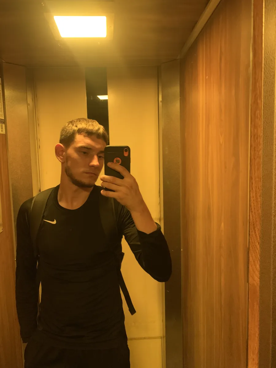 Максим Владика, 22