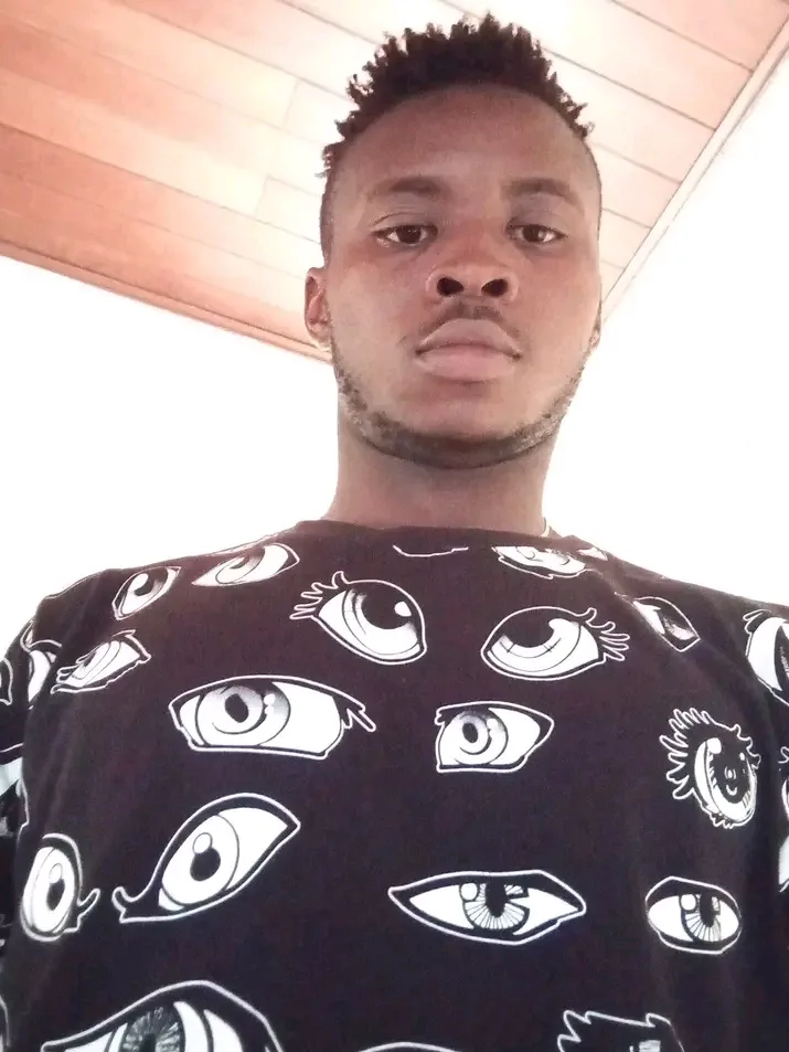 Chris berry Tayou, 28