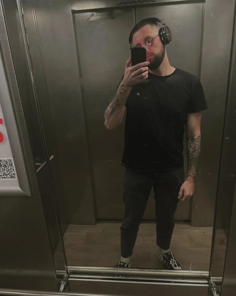 Vladislav Chrom, 28