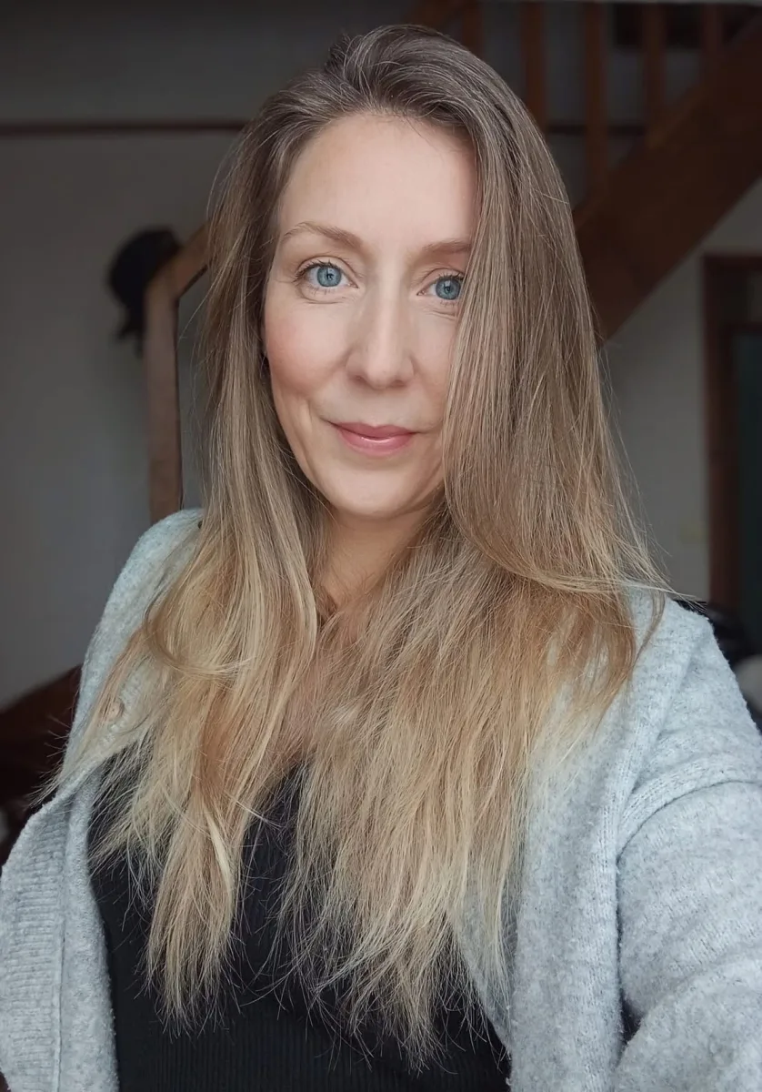 Anne, 39
