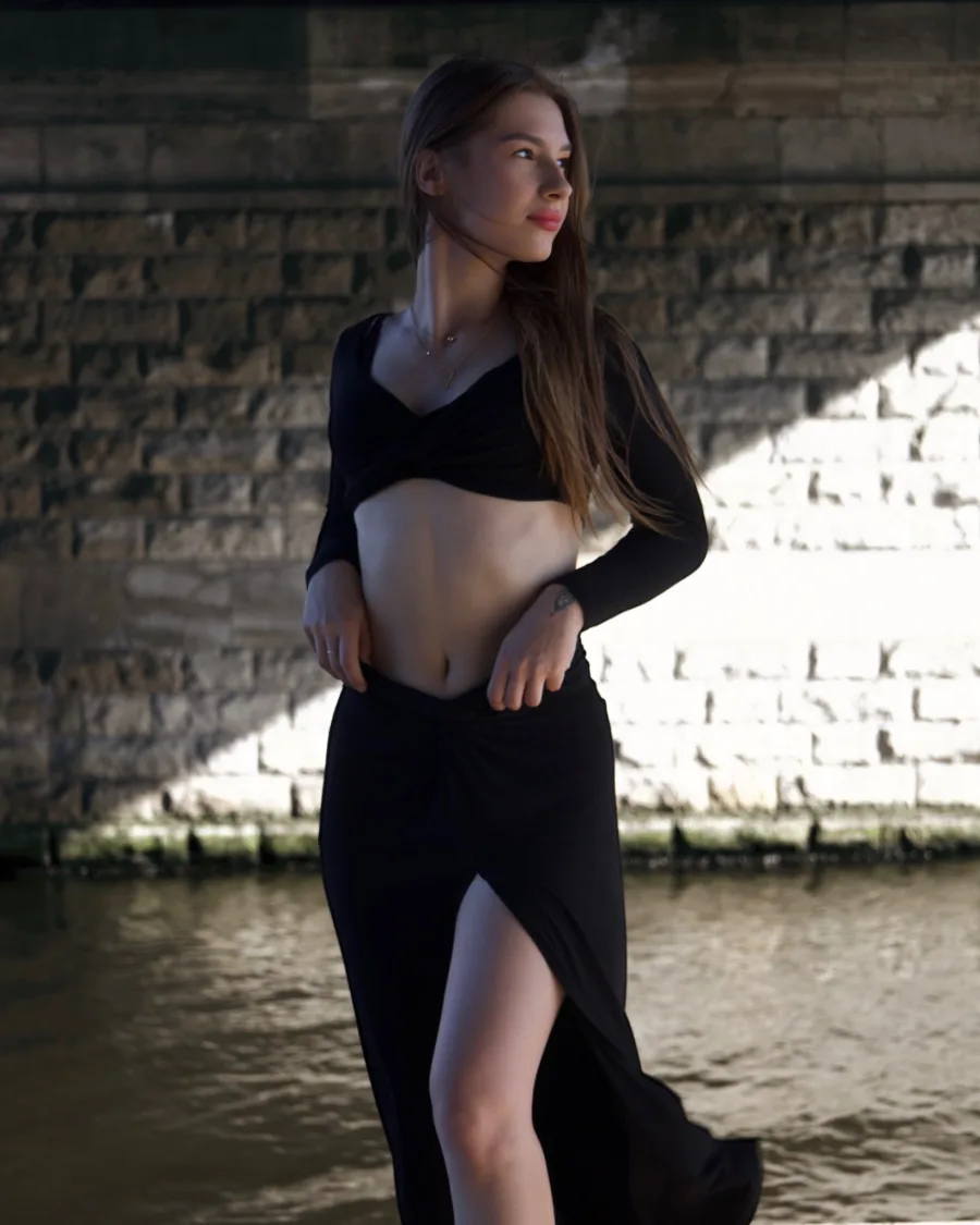 Oleksandra, 25