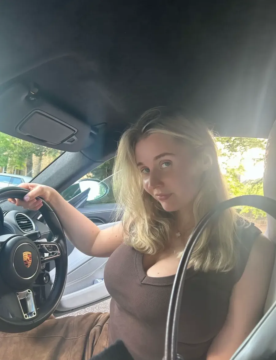 Lauren Elizabeth, 26
