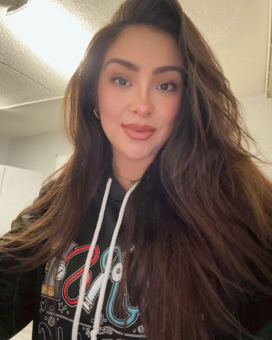 Sofia, 36