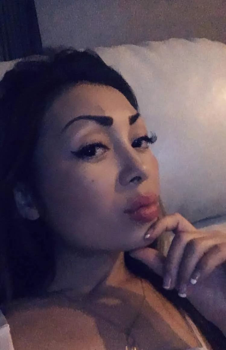 Bella Bagira, 39
