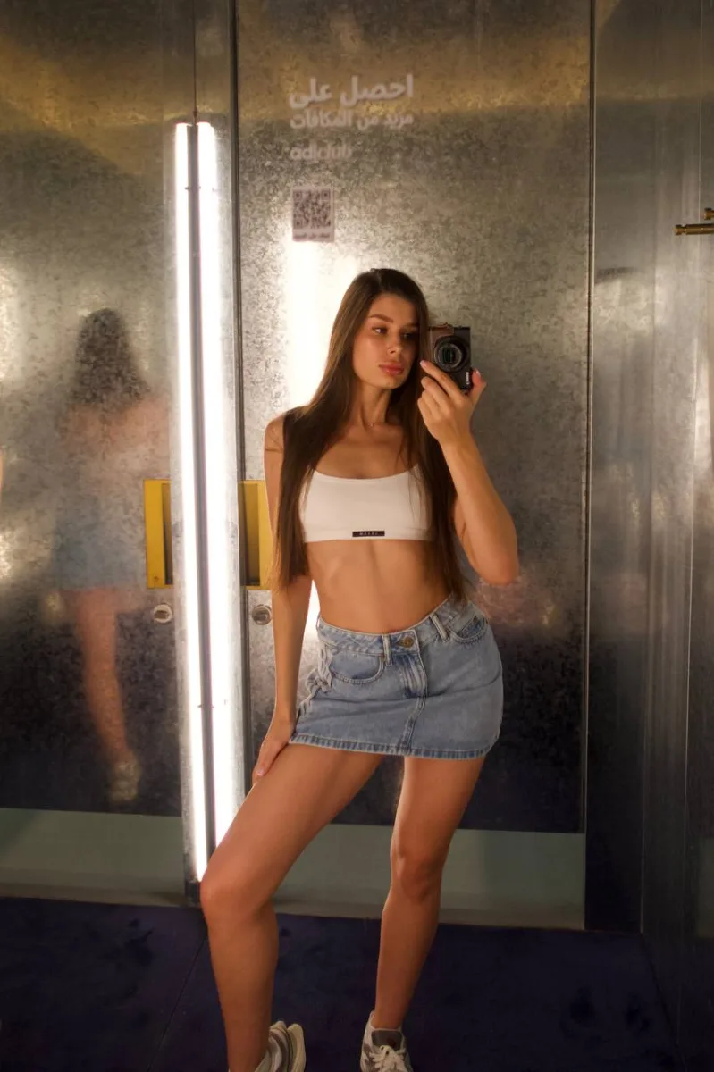 Eva Evysik photo 2