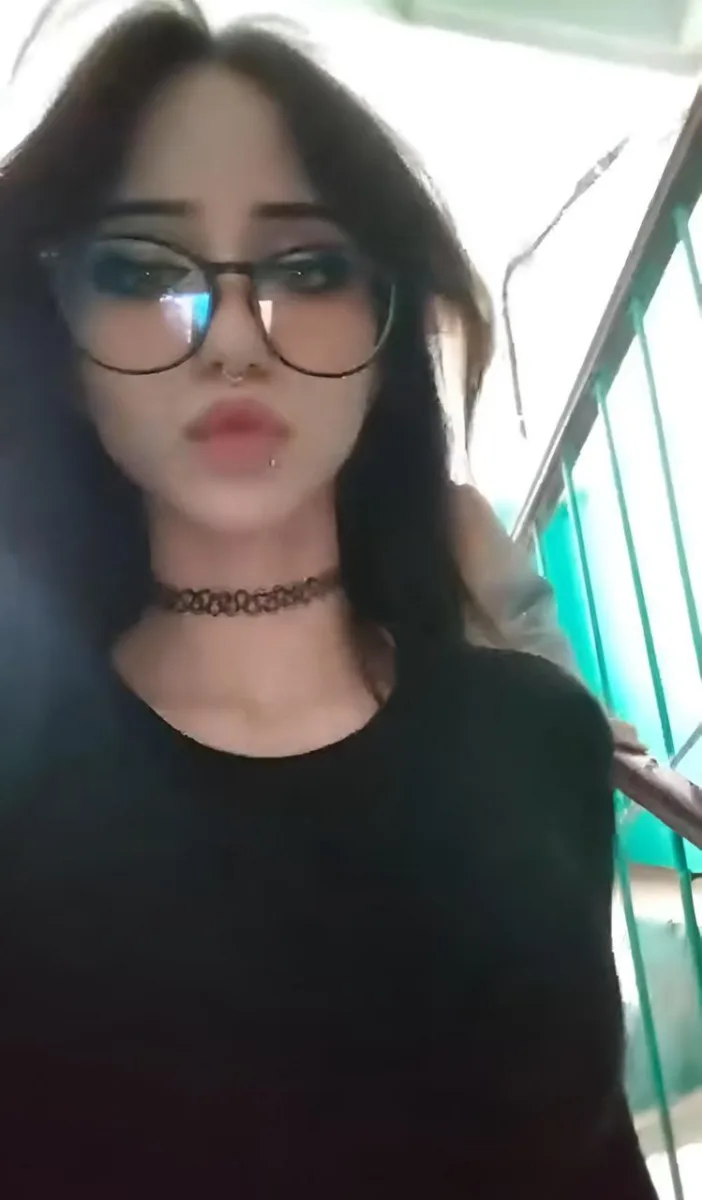 Яна, 19