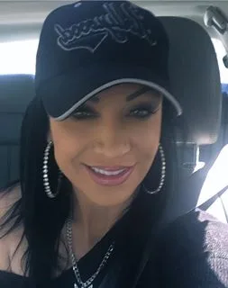 lizzyklause, 46