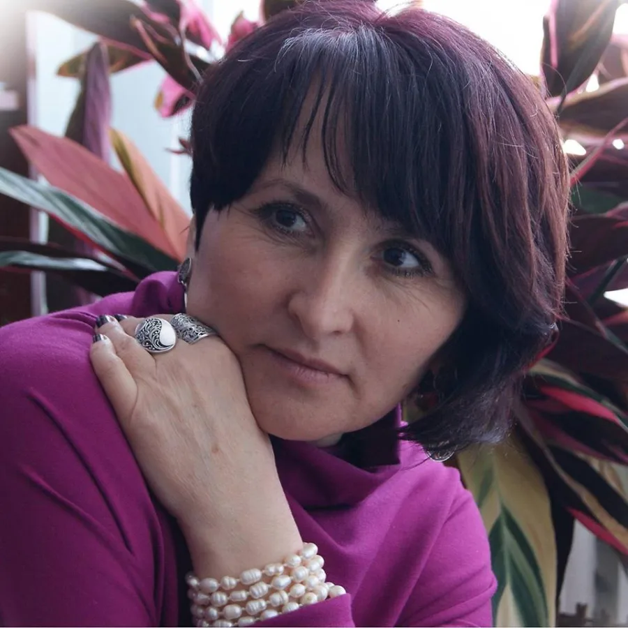 Vivian, 58
