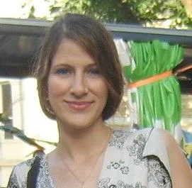 Evelyn, 44